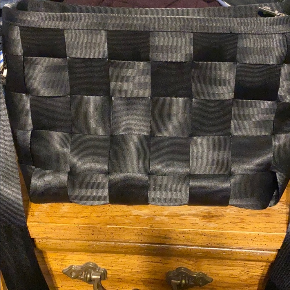 *SOLD* EUC Harveys Classic Messenger Bag
